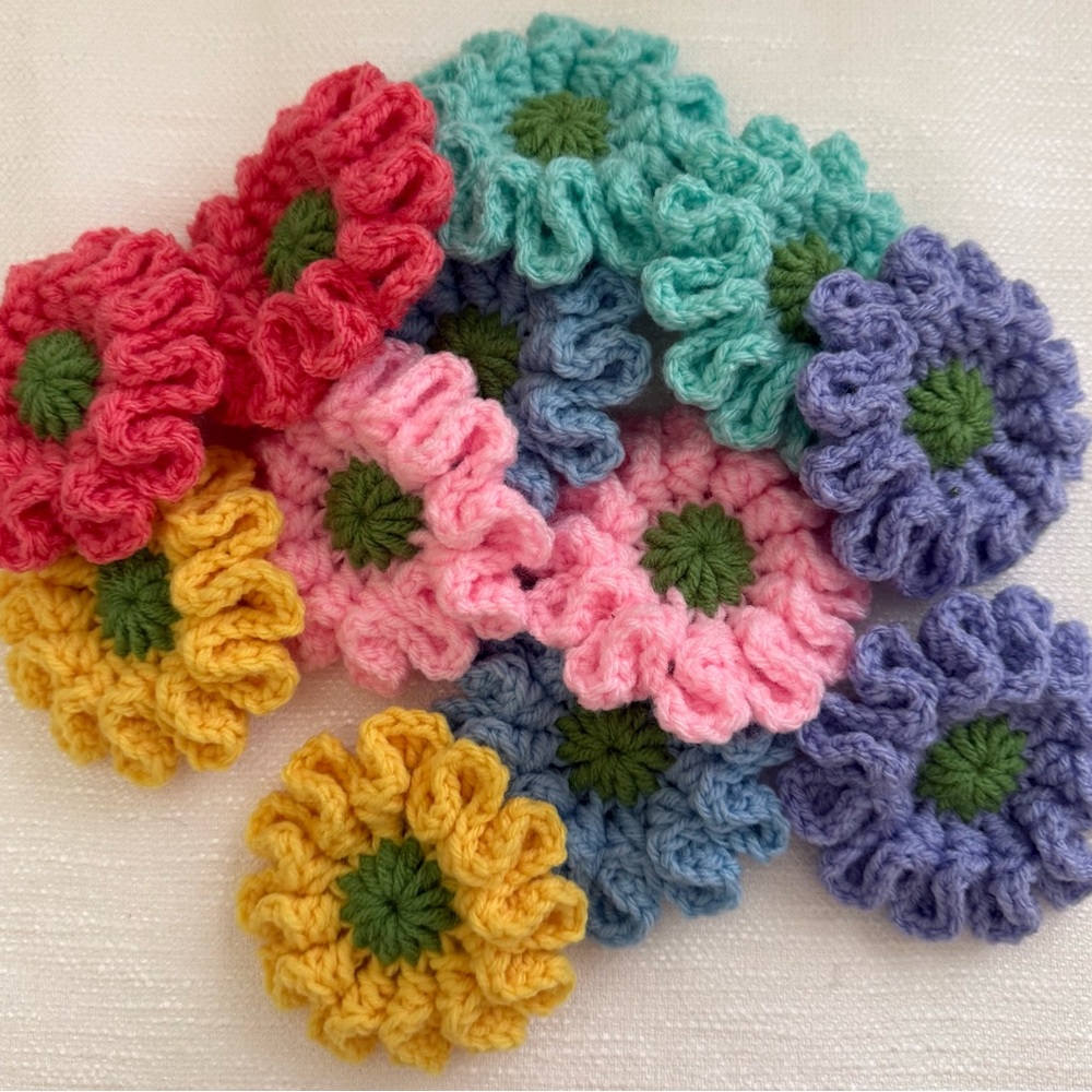Spring Colors Flowers Crochet           set of 12 flowers